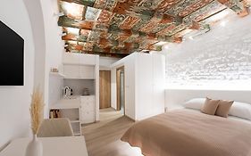 White Wolf Boutique Apartments